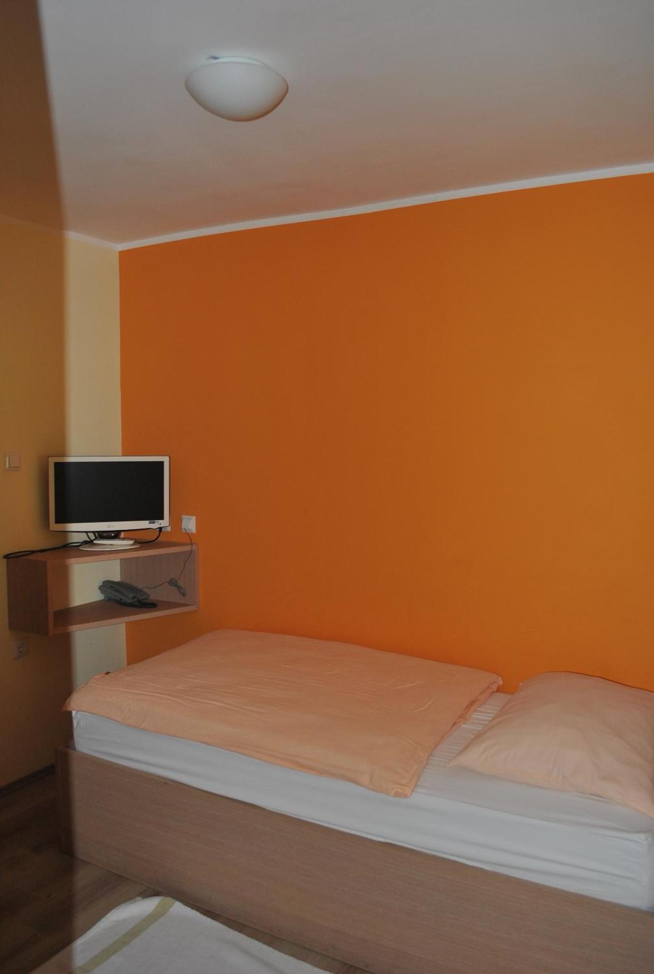 Pri Vidrgarju Hotel Vace Phòng bức ảnh