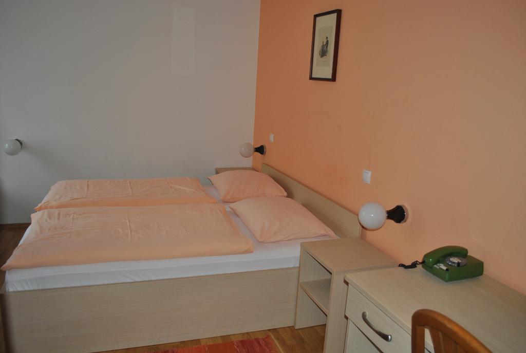 Pri Vidrgarju Hotel Vace Ngoại thất bức ảnh